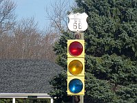 USA - Braidwood IL - Old Traffic Lights (8 Apr 2009)